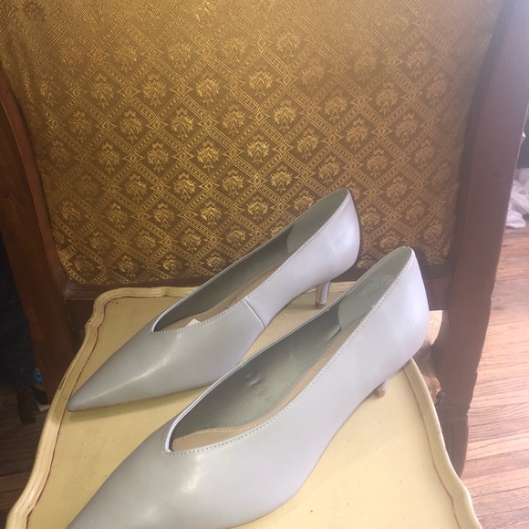 Gray pointy pumps 2” heel Sz 10 - Picture 2 of 7